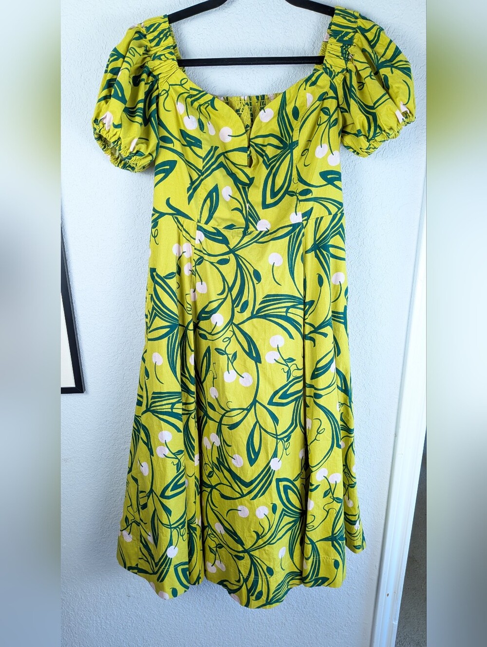 Anthropologie Maeve Puff Sleeve Sweetheart Dress Size 12 Chartreuse Cherry Print
